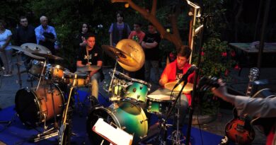 Imparare a Suonare uno Strumento Musicale: Prendere Lezioni di Batteria a Roma 11