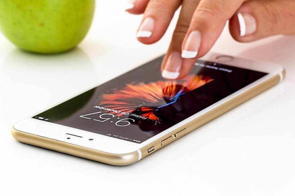 Privacy e app gratuite: cosa “paghi” davvero quando non paghi nulla 1
