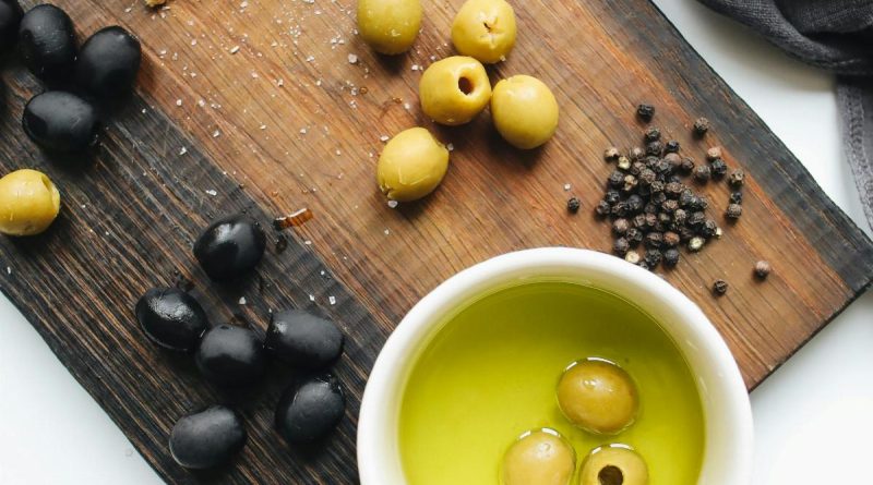 Guida al riconoscimento delle proprietà nutraceutiche dell'olio extravergine di qualità 1